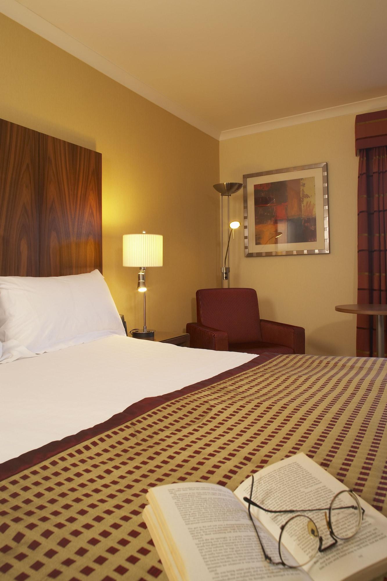Delta Hotels By Marriott Milton Keynes Extérieur photo
