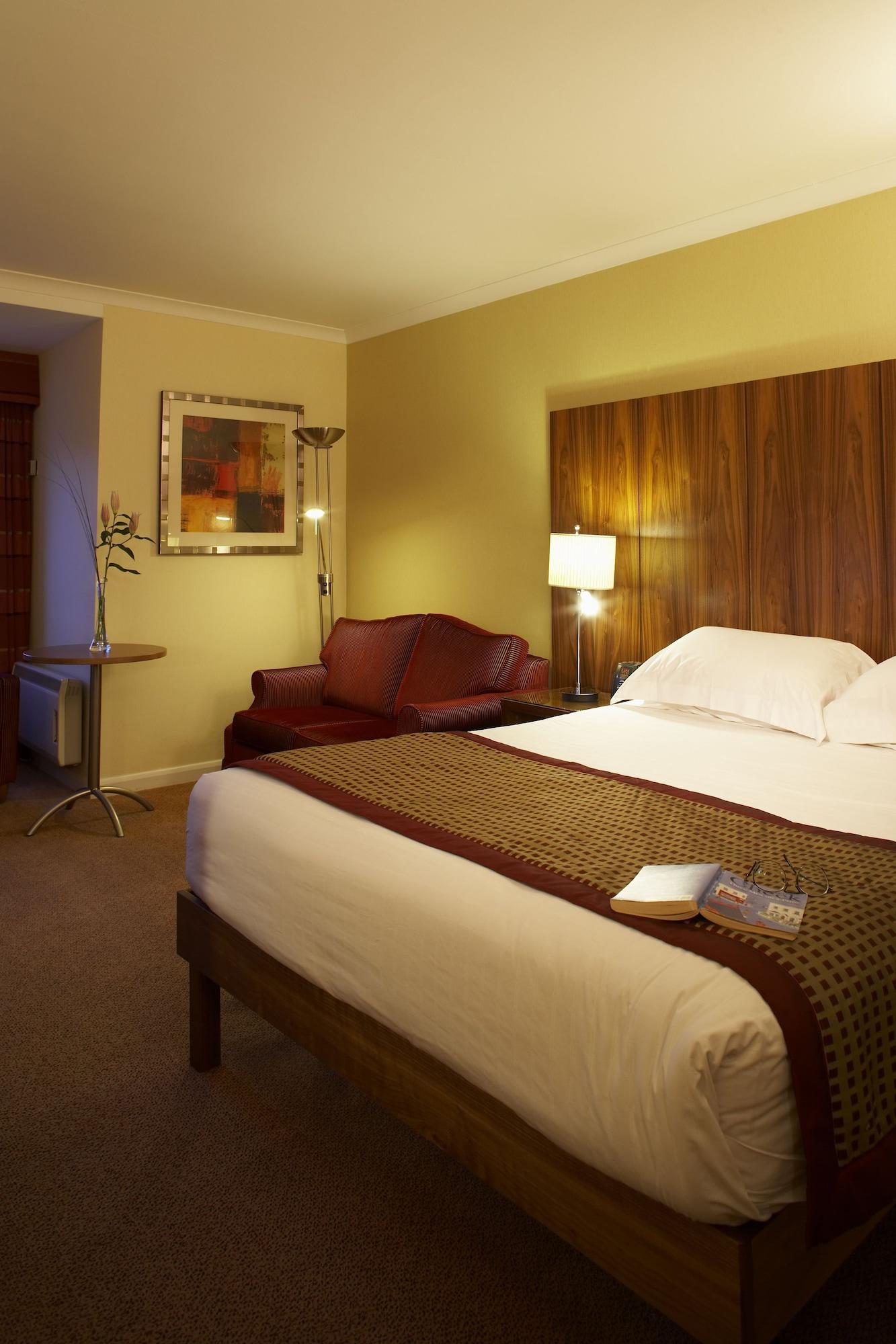 Delta Hotels By Marriott Milton Keynes Extérieur photo