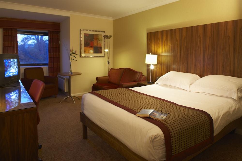 Delta Hotels By Marriott Milton Keynes Extérieur photo
