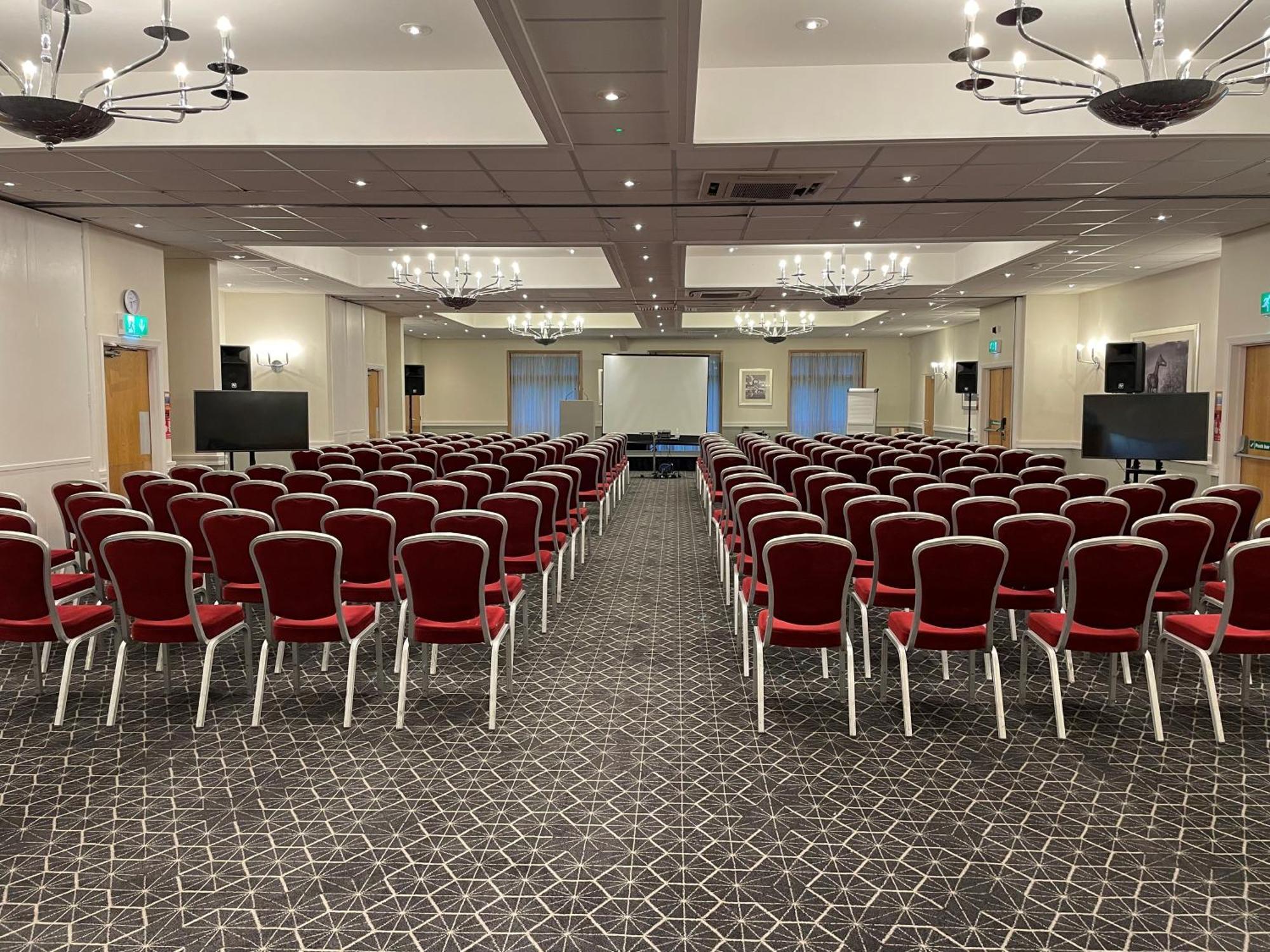 Delta Hotels By Marriott Milton Keynes Extérieur photo