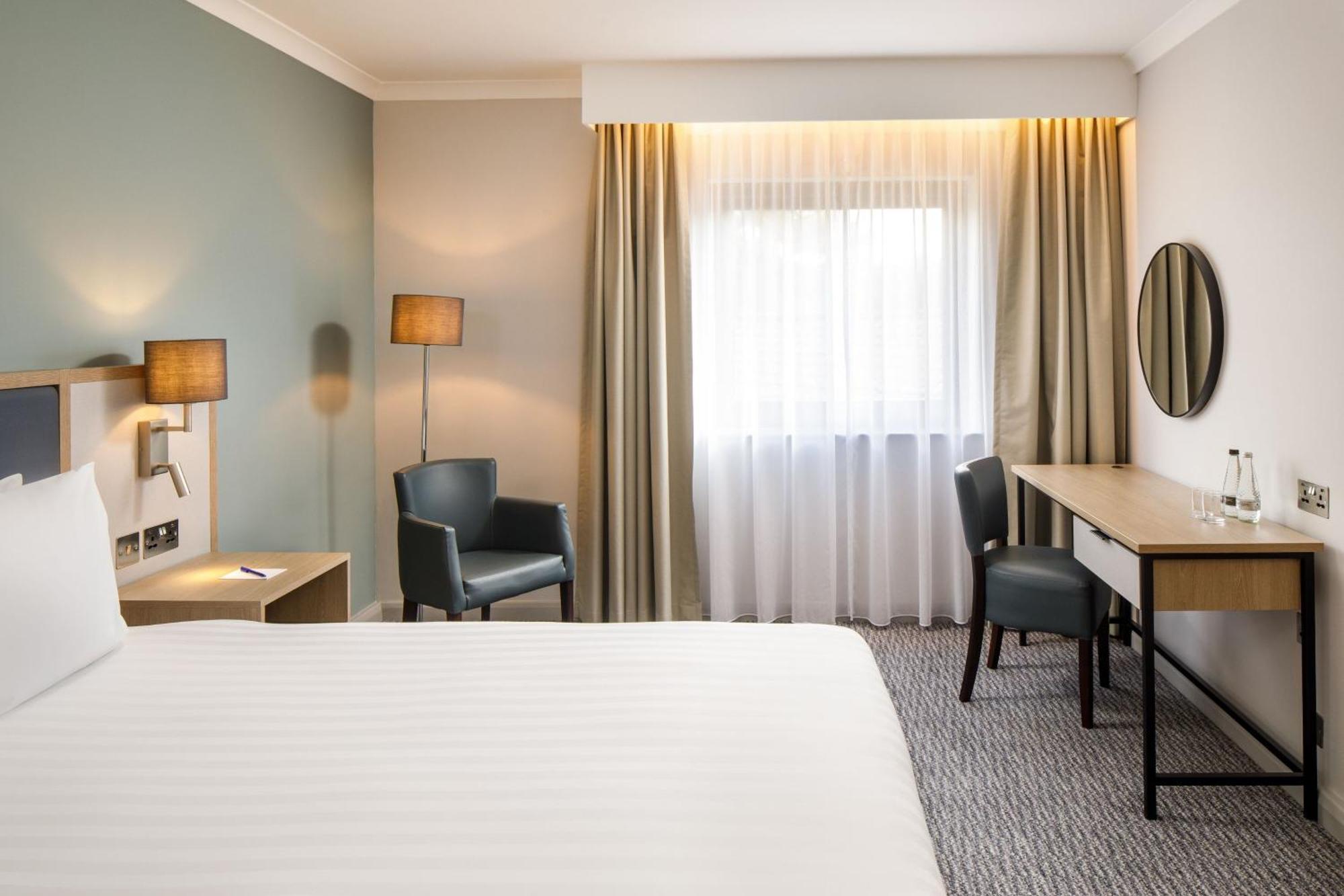 Delta Hotels By Marriott Milton Keynes Extérieur photo