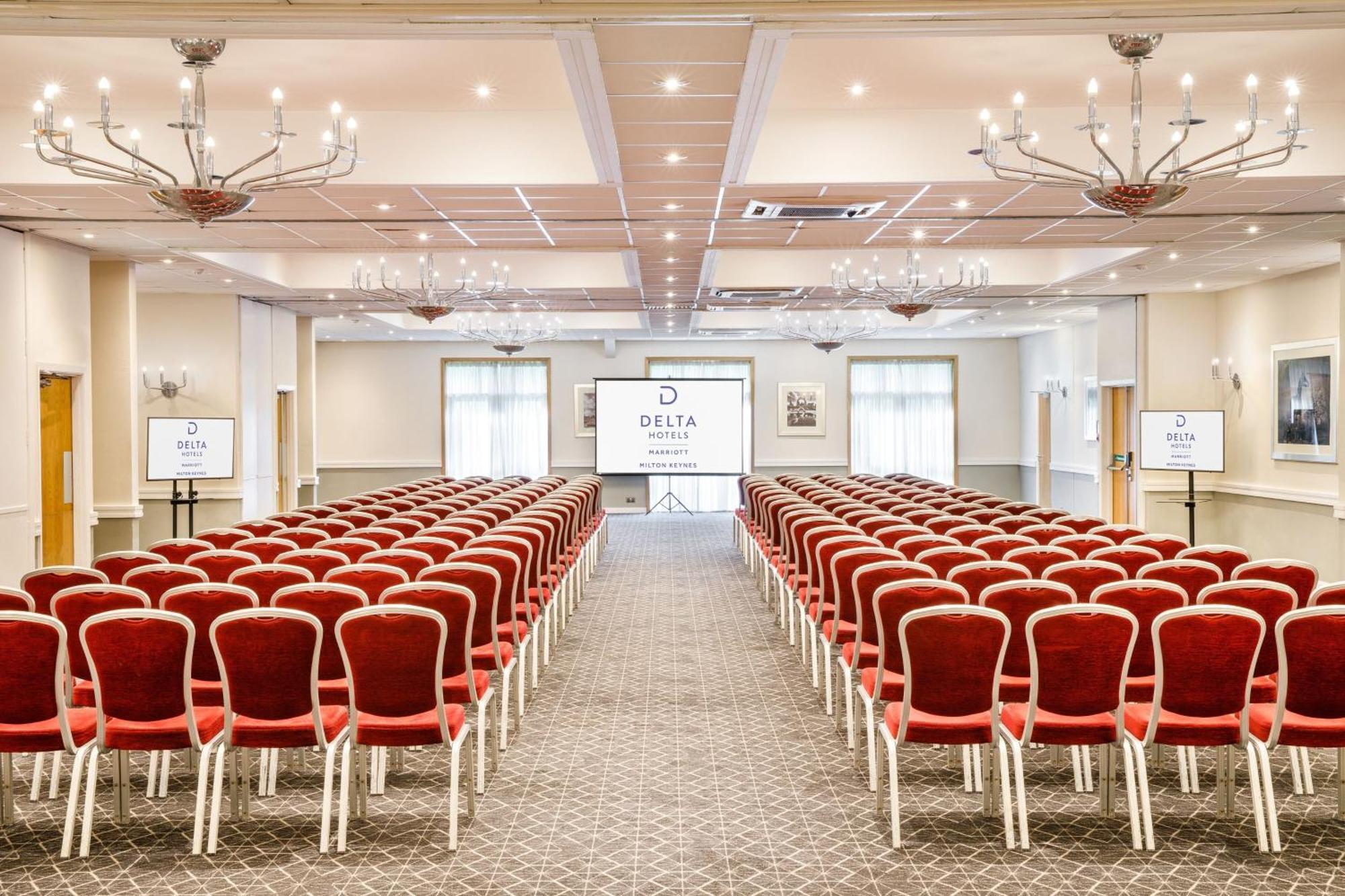 Delta Hotels By Marriott Milton Keynes Extérieur photo