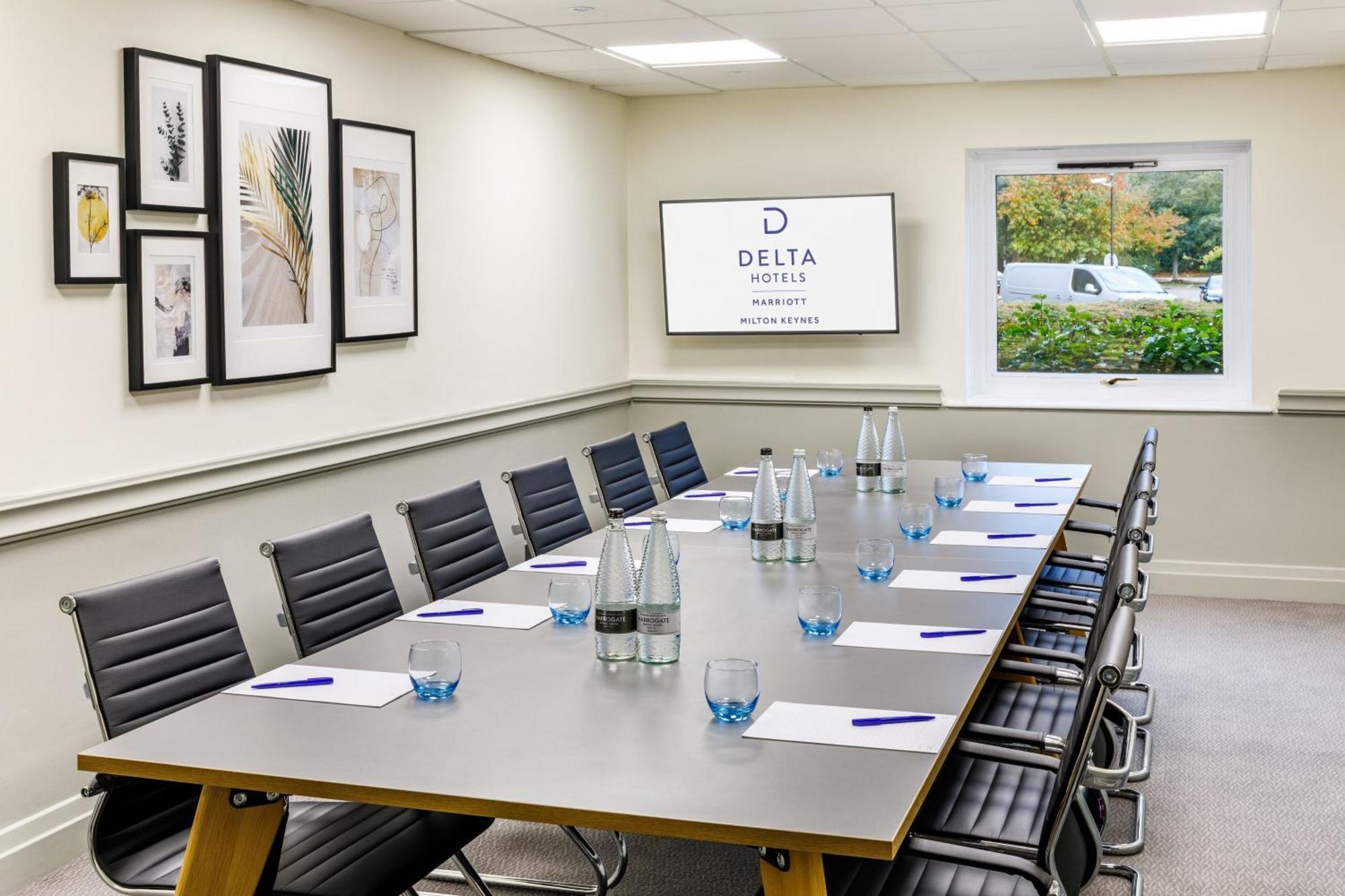 Delta Hotels By Marriott Milton Keynes Extérieur photo