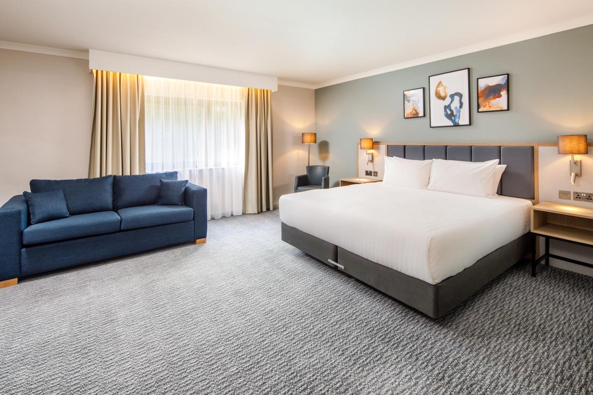 Delta Hotels By Marriott Milton Keynes Extérieur photo