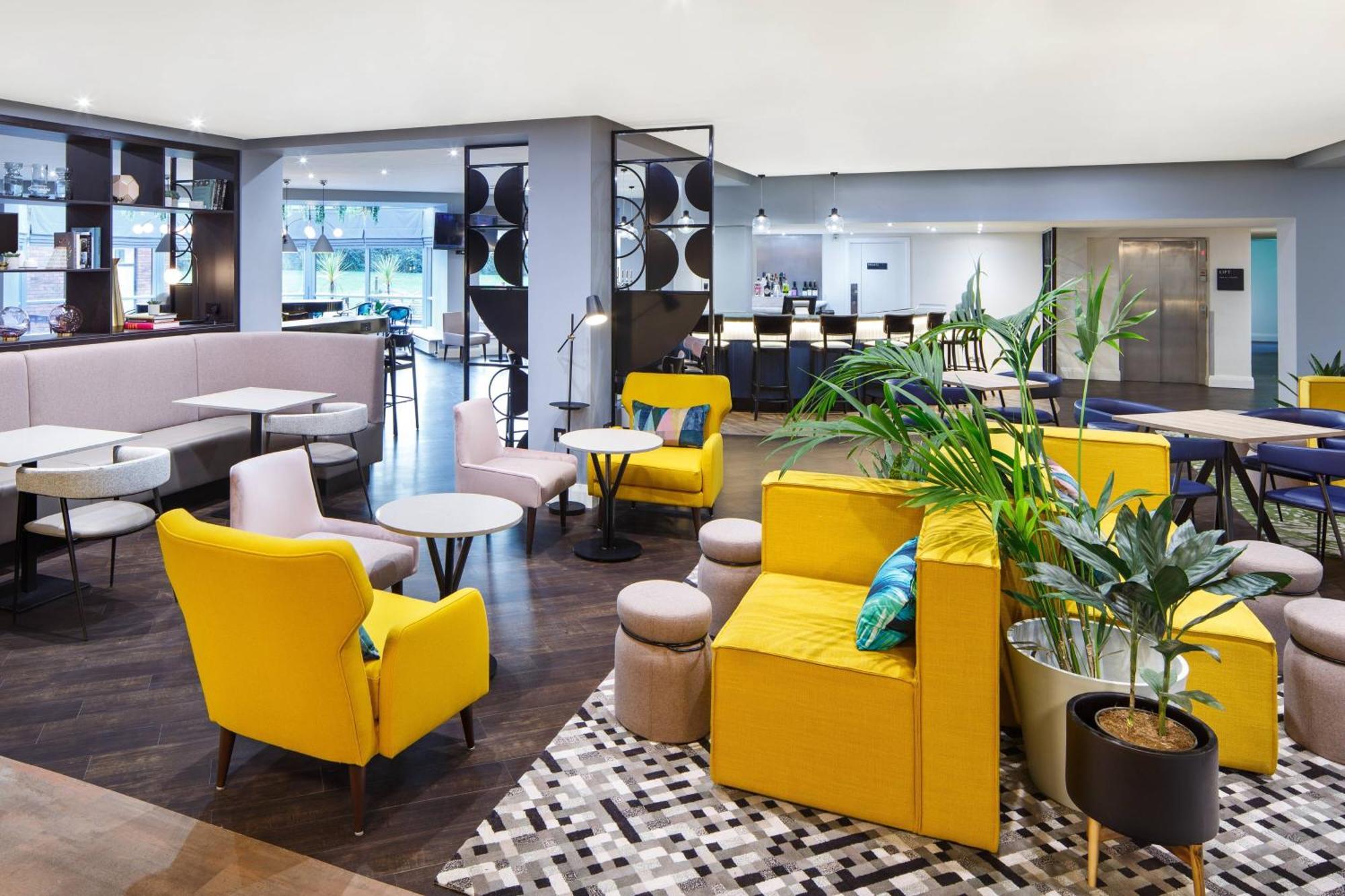 Delta Hotels By Marriott Milton Keynes Extérieur photo