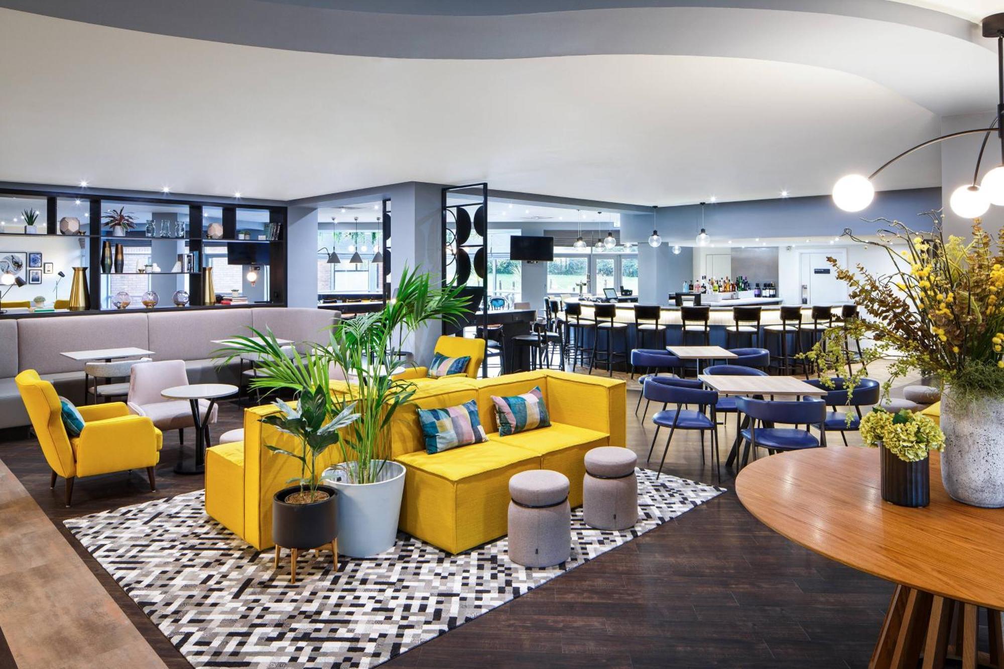 Delta Hotels By Marriott Milton Keynes Extérieur photo
