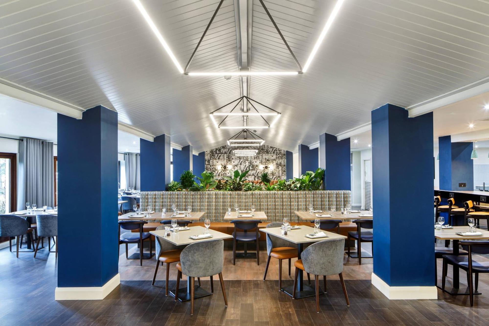Delta Hotels By Marriott Milton Keynes Extérieur photo