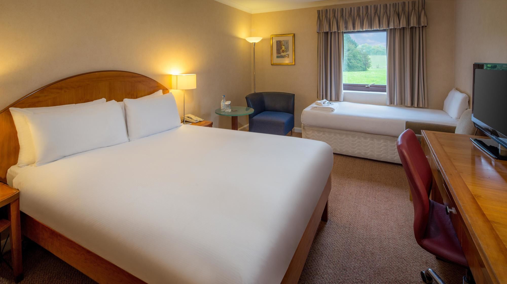 Delta Hotels By Marriott Milton Keynes Extérieur photo