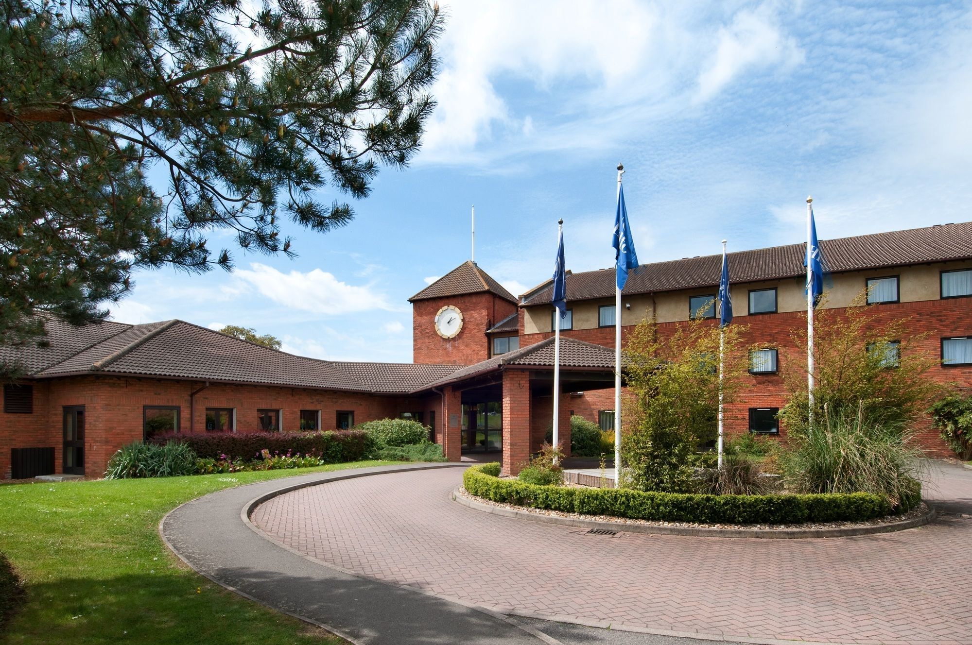 Delta Hotels By Marriott Milton Keynes Extérieur photo